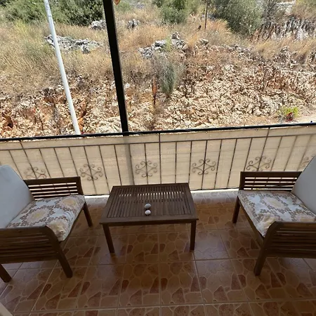 Isufi Guest house *