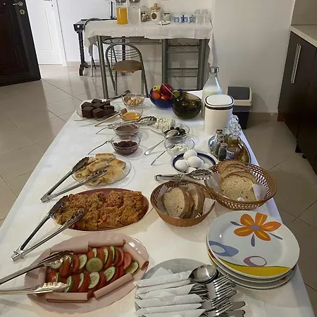 Πανσιόν Isufi Family