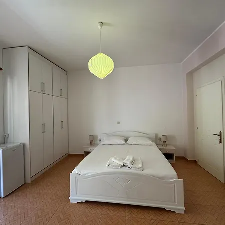 Isufi Family Guest house 3*