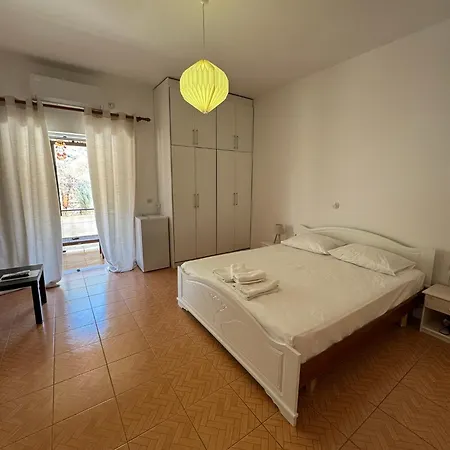 Isufi Family Vendégház 3*